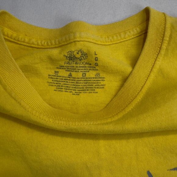 Fruit of the Loom California SD Y2K Graphic T-Shirt Men’s Large Yellow Retro Tee - Picture 4 of 6